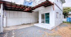 บ้านแฝด หมู่บ้าน ลัลลี่ วิลล์ – คลอง 3 ลำลูกกา สภาพดี ราคาถูก