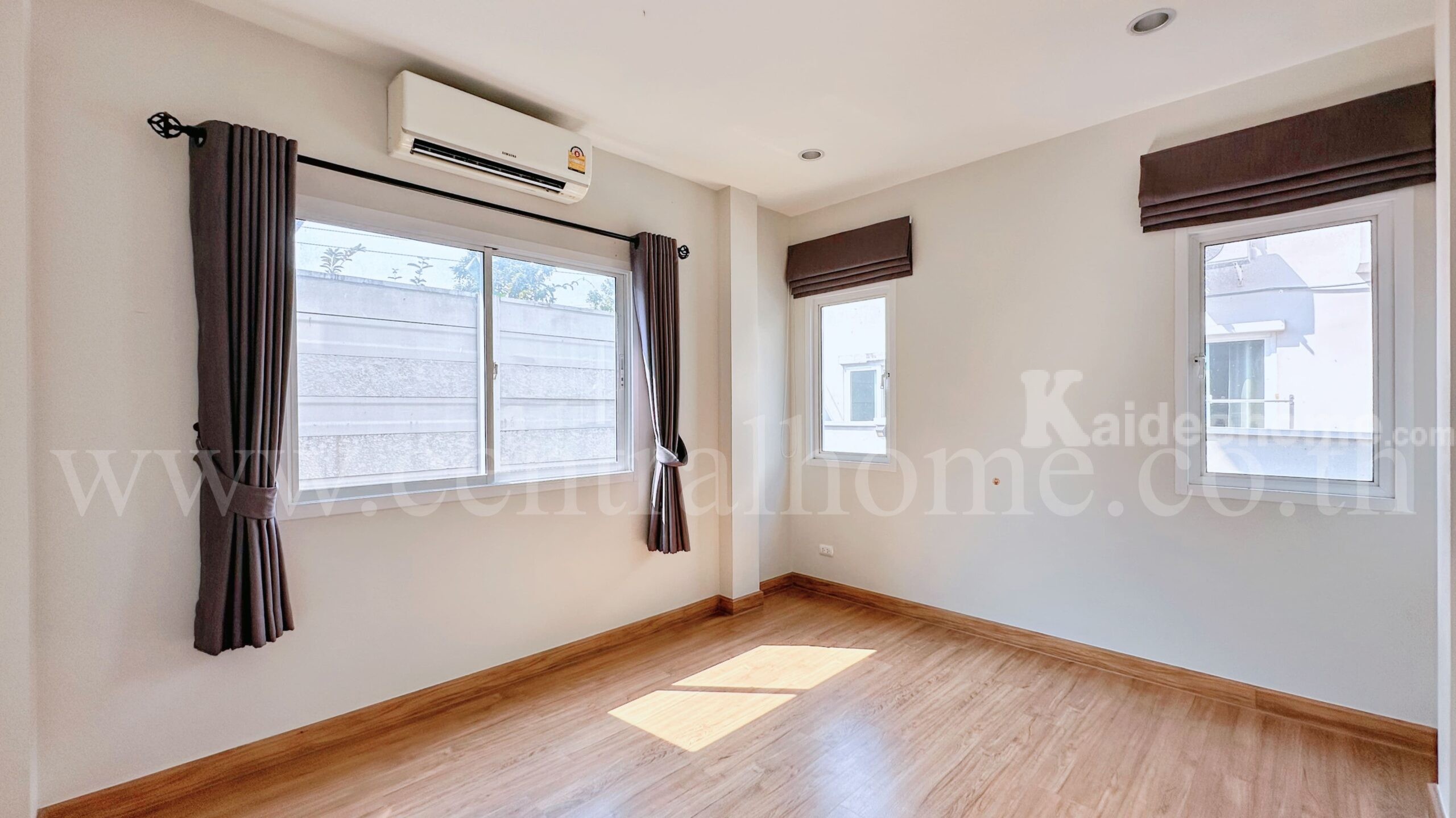 บ้านเดี่ยว หมู่บ้าน เซนโทร รังสิต ถนนเมน ต้นโครงการ สภาพดี พร้อมอยู่