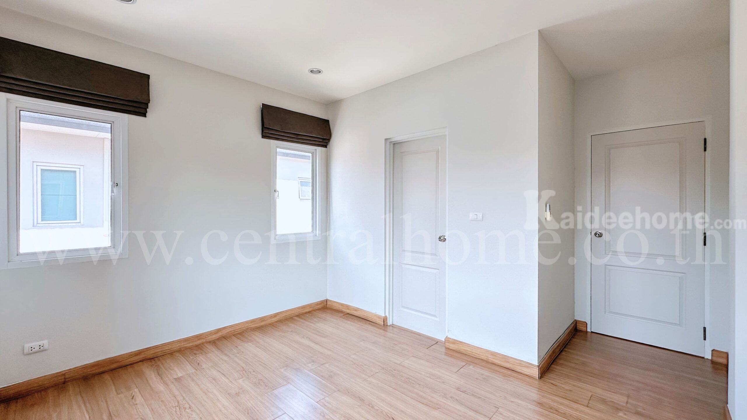 บ้านเดี่ยว หมู่บ้าน เซนโทร รังสิต ถนนเมน ต้นโครงการ สภาพดี พร้อมอยู่