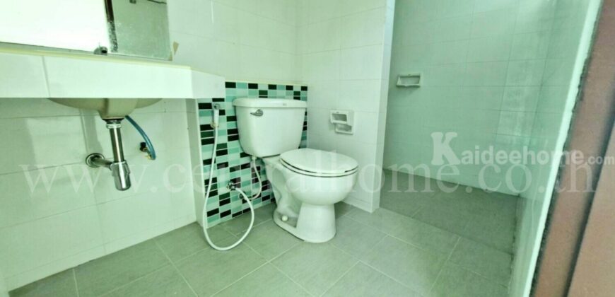 ทาวน์โฮม 3 ชั้น เชิงพาณิชย์ หมู่บ้าน ฉัตรหลวง 13 ใกล้ แยกสันติสุข