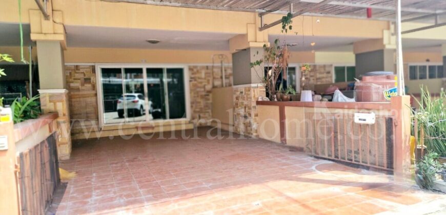 ทาวน์โฮม 3 ชั้น เชิงพาณิชย์ หมู่บ้าน ฉัตรหลวง 13 ใกล้ แยกสันติสุข