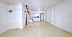 ทาวน์โฮม 3 ชั้น เชิงพาณิชย์ หมู่บ้าน ฉัตรหลวง 13 ใกล้ แยกสันติสุข