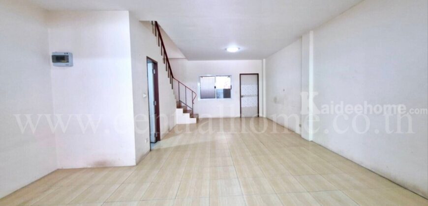 ทาวน์โฮม 3 ชั้น เชิงพาณิชย์ หมู่บ้าน ฉัตรหลวง 13 ใกล้ แยกสันติสุข