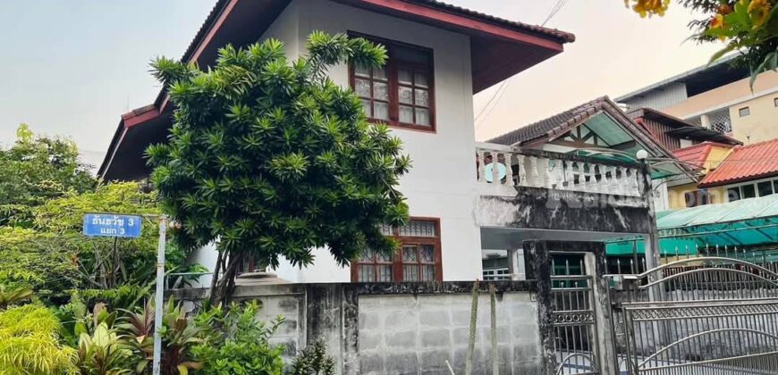 ขายบ้านเดี่ยวบางนา สุขุมวิท 105 ที่ดิน 50 ตร.ว ในหมู่บ้านส่วนตัว ลาซาล 71 เข้าออกได้ทั้งถนนบางนาตราด 40 อยู่ฝั่งตรงข้ามเซ็นทรัลบางนา ใกล้แยกศรีเอี่ยม ศรีนครินทร์ รถไฟฟ้า BTS สีเหลือง 087-9074045