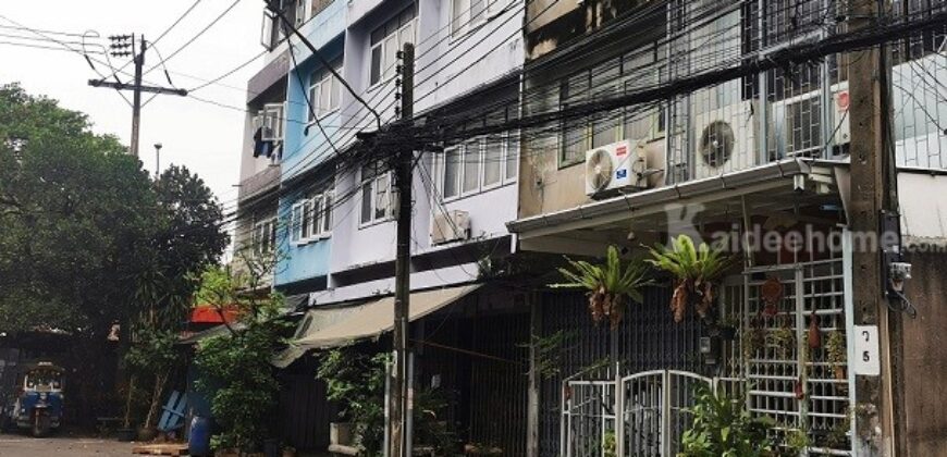 ขายอาคารพานิชย์ 3ชั้น ซอยวัดไผ่เงิน ถนนสาธุประดิษฐ์ 20 เข้าทางซอยจันทร์ 43 แยก 26 ใกล้ทางด่วนด่านสาธุประดิษฐ์