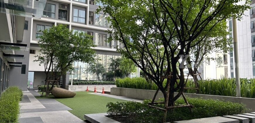 Sell IDEO MOBI Rama9 Condo near MRT Rama9 and Airport Link Makkasan 1 Bed Duplex room