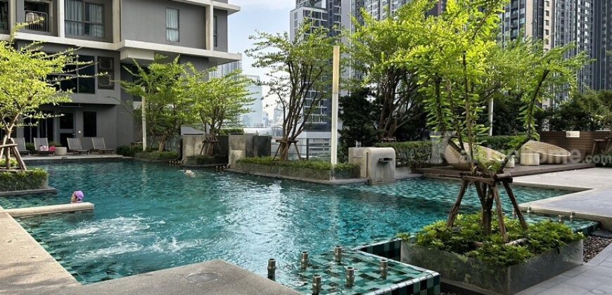 Sell IDEO MOBI Rama9 Condo near MRT Rama9 and Airport Link Makkasan 1 Bed Duplex room