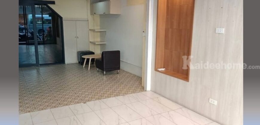 ให้เช่าร้านค้า/โชว์รูม ติดถนนจักรวรรดิ 22 ตรม.ตรงป้ายรถเมล์ เป็นห้องกระจกติดแอร์ ย่าน Chinatown เหมาะเป็น ร้านเสริมสวย ร้านสัก ใกล้ MRT สถานีสามยอด