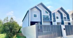 ขาย/ให้เช่า โรงงาน-โกดังใหม่ 277 ตรม. ถ.บางกรวย -ไทรน้อย บางบัวทอง 3 นอน 4 น้ำ 1 อ๊อฟฟิซ 1 ครัว 2 ที่จอดรถ ไฟฟ้า 3 เฟส ใกล้ แม็คโคร บางบัวทอง