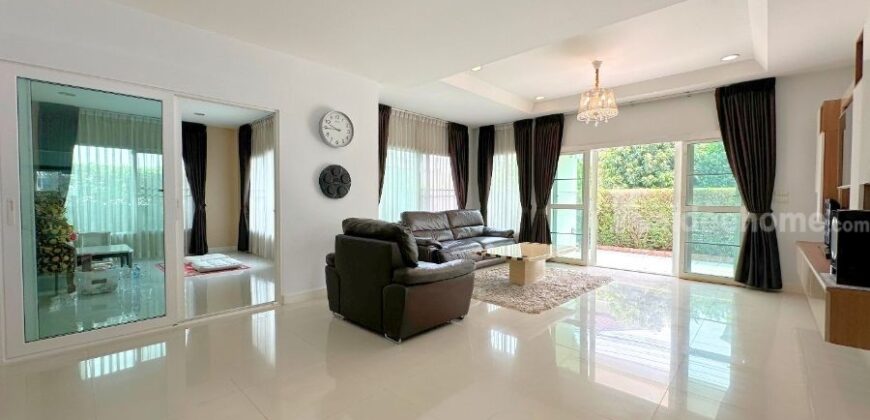 เดอะ เซนโทร รัตนาธิเบศร์ (ไซส์ใหญ่ 97 ตร.ว.) ใกล้รถไฟฟ้า MRT สถานีบางพลู และ เซ็นทรัล เวสต์เกต ติดถนนใหญ่ บางกรวย-ไทรน้อย : The Centro Rattanathibet