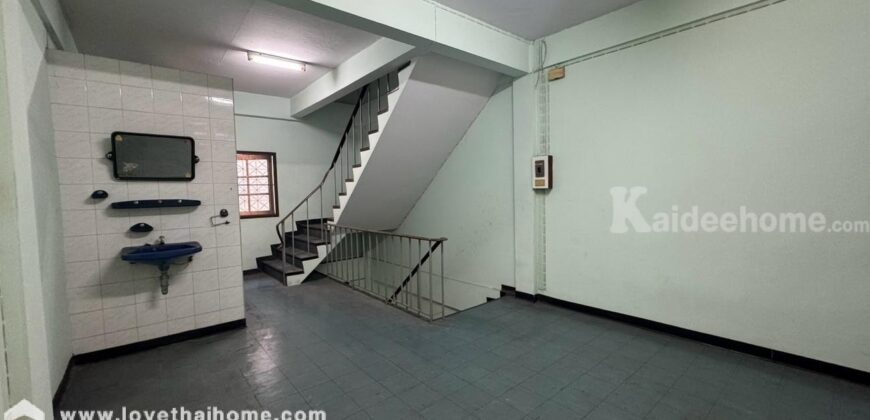 ขายตึกแถว 3.5 ชั้น ถนนเพชรเกษม 92/2 ซอยหมู่บ้านสุขสันต์ 2 พื้นที่ 18 ตรว. อยู่ต้นซอย ค้าขายได้ ใกล้เดอะมอลล์บางแค
