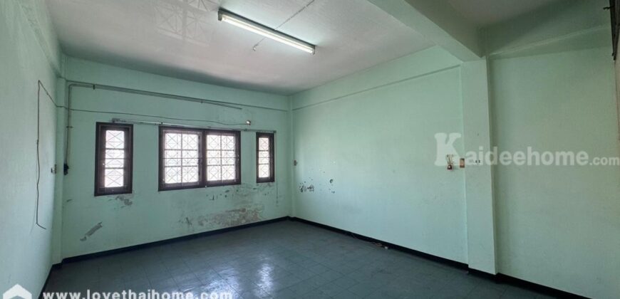ขายตึกแถว 3.5 ชั้น ถนนเพชรเกษม 92/2 ซอยหมู่บ้านสุขสันต์ 2 พื้นที่ 18 ตรว. อยู่ต้นซอย ค้าขายได้ ใกล้เดอะมอลล์บางแค