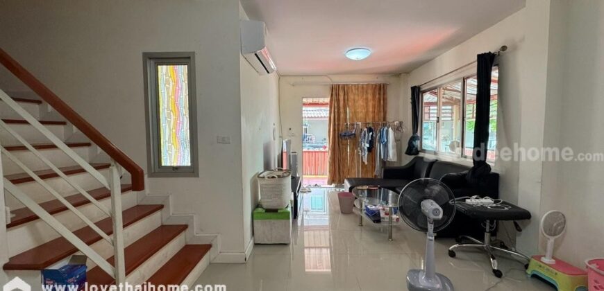 ขายทาวน์เฮ้าส์ 2 ชั้น ม.บ้านดี บางโทรัด ถ.พระราม2 พื้นที่ 50.4 ตรว. เป็นบ้านหลังริม พร้อมอยู่ ใกล้ตลาดลอนดอน