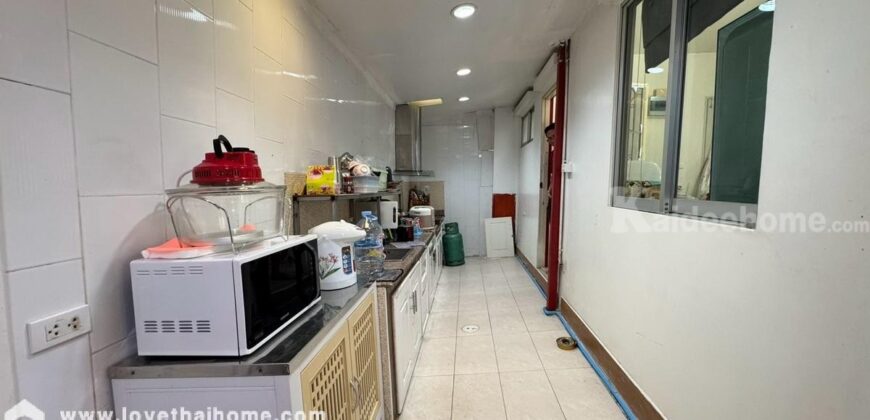 ขายทาวน์เฮ้าส์ 2 ชั้น ม.บ้านดี บางโทรัด ถ.พระราม2 พื้นที่ 50.4 ตรว. เป็นบ้านหลังริม พร้อมอยู่ ใกล้ตลาดลอนดอน