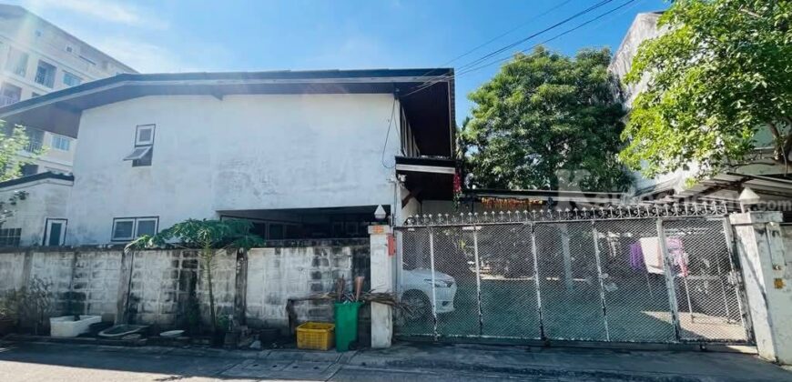 ขายที่ดินพร้อมบ้านเก่าสุขุมวิท 97 ตร.ว ที่ดินอุดมสุข 56 บางนาตราด 21 ซอยเฉลียง หลังเซ็นทรัลบางนา ทำเลดีมาก ใกล้ศรีนครินทร์ บางนา ใกล้รถไฟฟ้า BTS สองสาย สภาพแวดล้อมดี 087-9074045