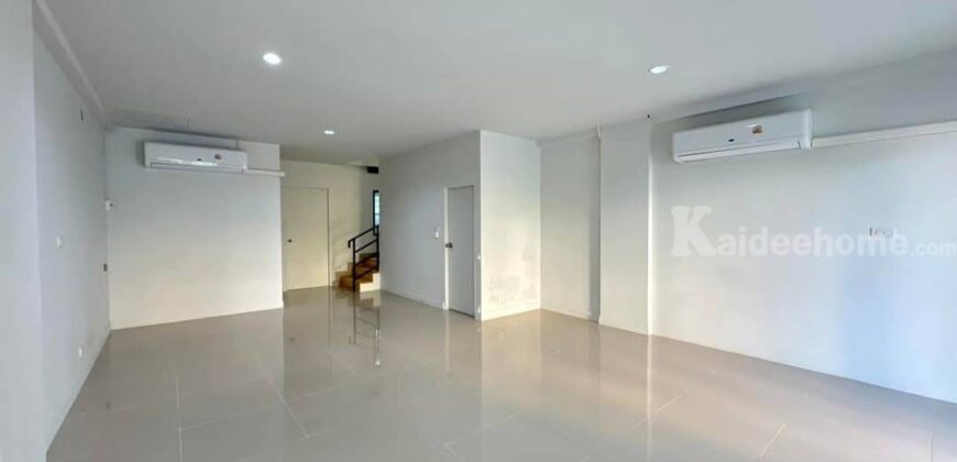 ขายทาวโฮม โฮมออฟฟิศสุขุมวิท 70/5 ใกล้ BTS แบริ่ง 350 ม. Home office แบริ่ง บางนา ลาซาล ติดถนนหลักซอยจ่าโสดกว้าง 6 ม. เดินทางสะดวก หาของกินง่าย ใกล้ตลาดต้นไทร มี 2 คูหาติดกัน 087-9074045