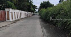 ขายที่ดินพร้อมบ้านเก่าสุขุมวิท บางนา แบริ่ง ลาซาล ที่ดิน 95.5 ตร.ว ทำเลดี เข้าออกได้ทั้ง สุขุมวิท ศรีนครินทร์ บางนาตราด ใกล้โรงเรียนนานาชาติบางกอกพัฒนา โครงการบางกอก บลูเลอวาร์ด รถไฟฟ้า BTS 087-9074045