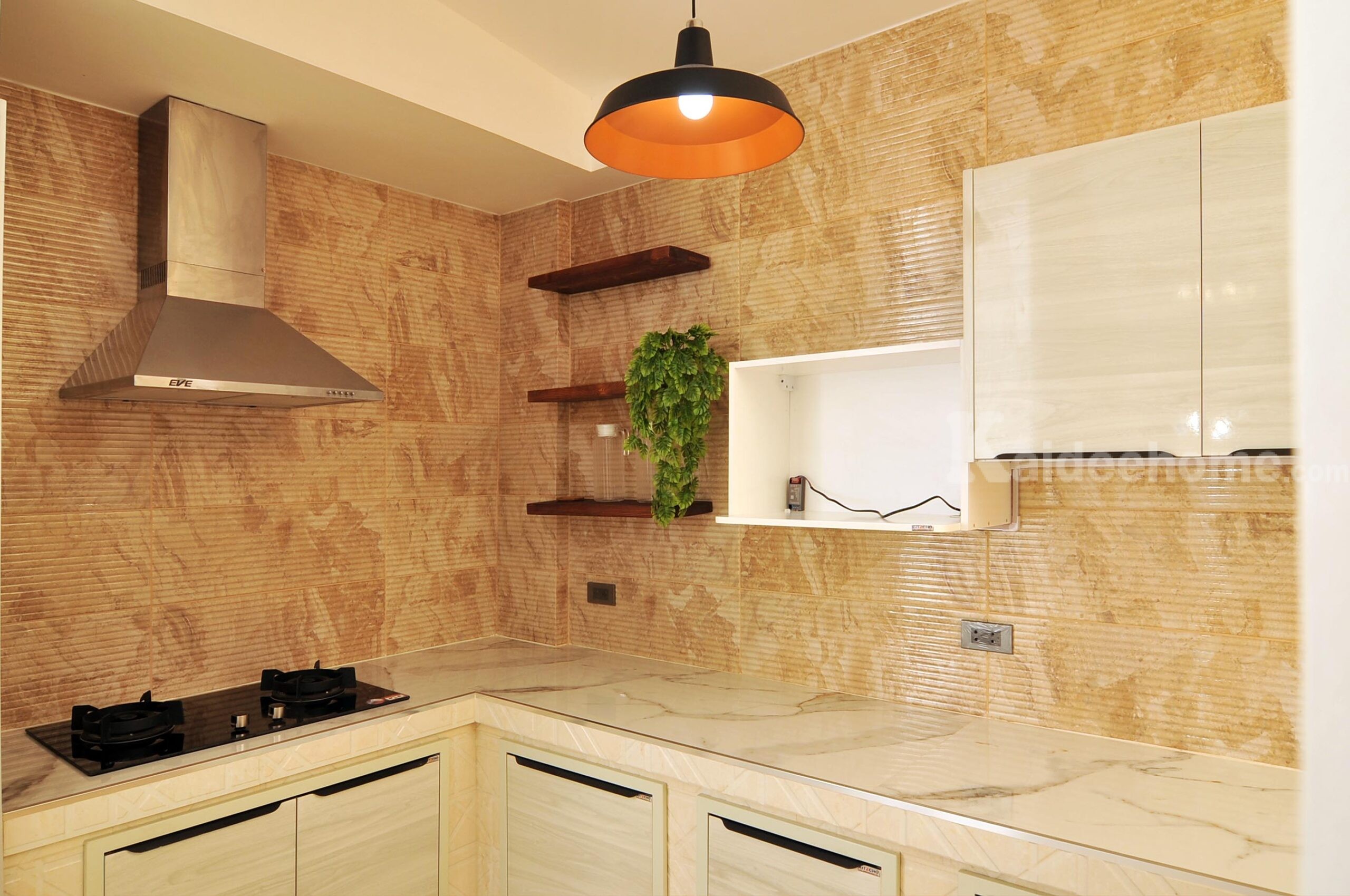 ขายทาวน์เฮ้าส์ชั้นเดียวห้องริมหน้ากว้าง 8 เมตรกว่า 40 ตารางวา ห่างจากปากซอยถนนนวมินทร์ 800 เมตร 4 นาทีจาก ถนนทางด่วนสายรามอินทรา-อาจณรงค์