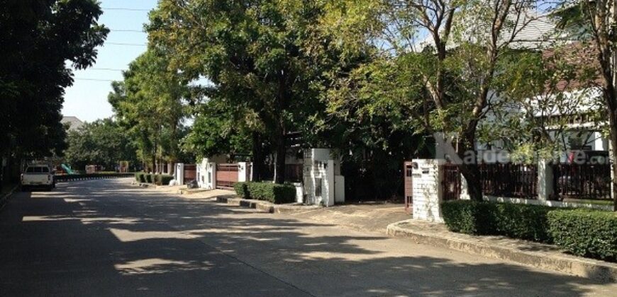 Sale Detached House in Blue Lagoon1 Wongwean Bangna Village Located in the good environment village