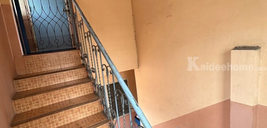 ขายด่วน! หอพัก 2.5 ชั้น ในซอยโกสุมรวมใจ 5 เขตบางเขน กทม.