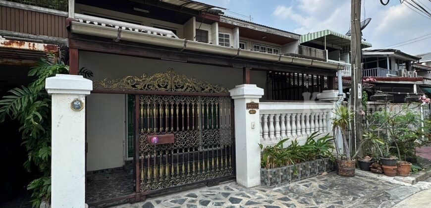 📢 ขายทาวน์โฮม 2 ชั้น ลาดพร้าว 67/2 🏡 ทาวน์โฮมทำเลทอง ใกล้ถนนใหญ่ เดินทางสะดวก ใกล้รถไฟฟ้า