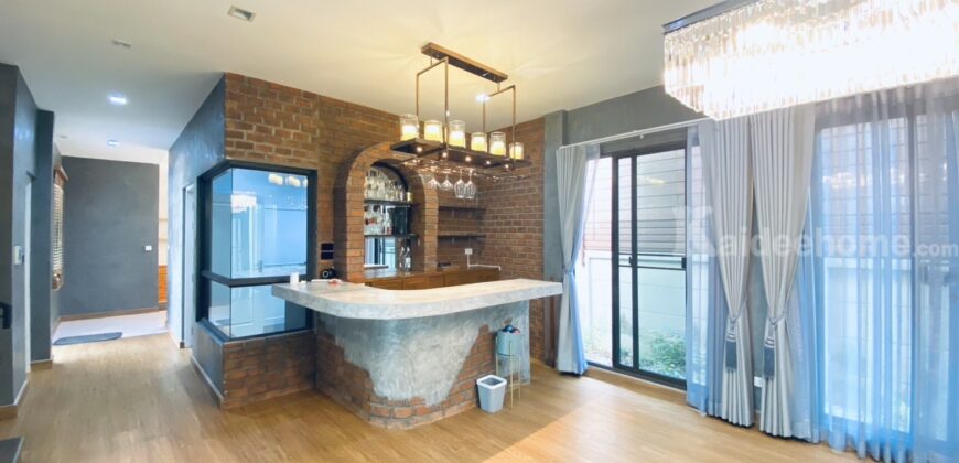 ขายบ้านเดี่ยว สไตล์ Luxury Nordic บางกอกบูเลอวาร์ด พระราม 9 บ้านหลังริม เนื้อที่ 69.3 ตรว. ใช้สอย 283 ตรม. บ้านสวย สภาพดี เจ้าของอยู่น้อย ตกแต่งบางส่วน ปรับราคาจาก 13.8 ล้านบาท เหลือเพียง 12,900,000 บาท