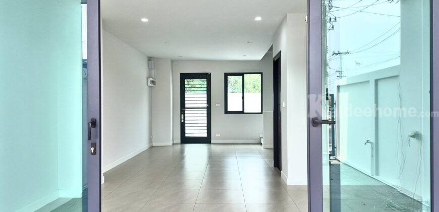 ขาย Home Office ถนนเฉลิมพระเกียรติ รัชกาลที่ 9 ซอย 30 ทำเลดี ราคาดี