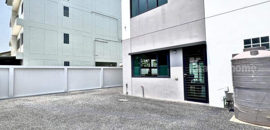 ขาย Home Office 3 ชั้น 54.6 ตร.ว.เฉลิมพระเกียรติ รัชกาลที่ 9 ซอย 30 ห้องริม คุณภาพดี