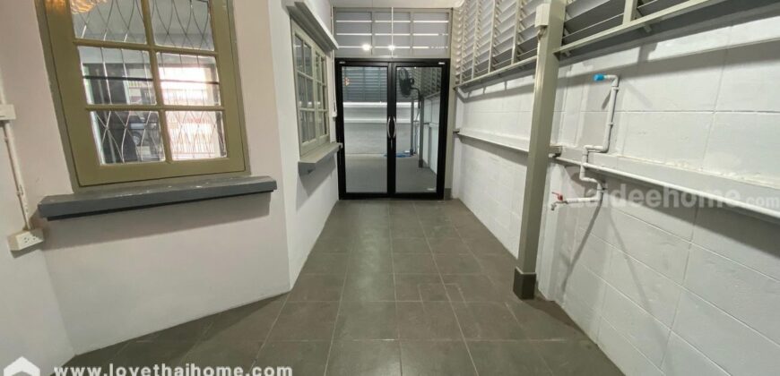 ขายบ้านเกศรี 2 ซอยรามคำแหง124 ตกแต่งทั้งหลัง อยู่ใกล้รถไฟฟ้าสายสีส้ม-สถานีสัมมากร และมอเตอร์เวย์ทับช้าง