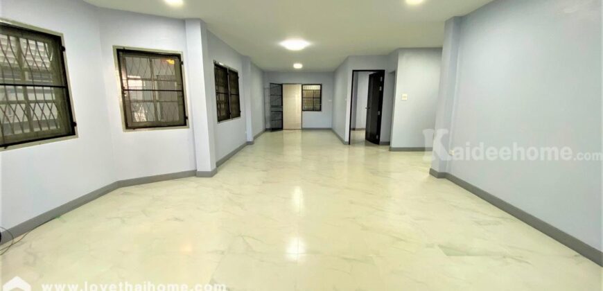 ขายบ้านเกศรี 2 ซอยรามคำแหง124 ตกแต่งทั้งหลัง อยู่ใกล้รถไฟฟ้าสายสีส้ม-สถานีสัมมากร และมอเตอร์เวย์ทับช้าง