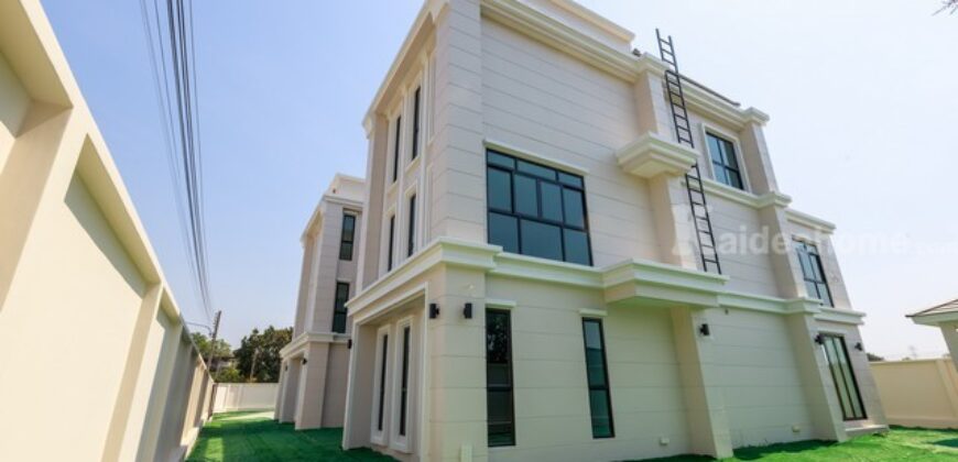 ขายคฤหาสน์ 3 ชั้นในสนามกอล์ฟ ที่ดิน 301 ตรว. พื้นที่ใช้สอยมากกว่า1,000 ตรม.