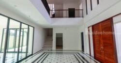 ขายคฤหาสน์ 3 ชั้นในสนามกอล์ฟ ที่ดิน 301 ตรว. พื้นที่ใช้สอยมากกว่า1,000 ตรม.