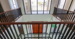 ขายคฤหาสน์ 3 ชั้นในสนามกอล์ฟ ที่ดิน 301 ตรว. พื้นที่ใช้สอยมากกว่า1,000 ตรม.