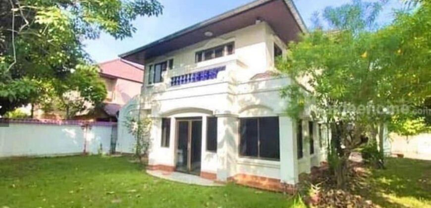 รหัสC6764 ให้เช่าบ้านเดี่ยว เนื้อที่ 150 ตารางวา หมู่บ้านมณียา ท่าอิฐ นนทบุรี มีพื้นที่สวนกว้าง