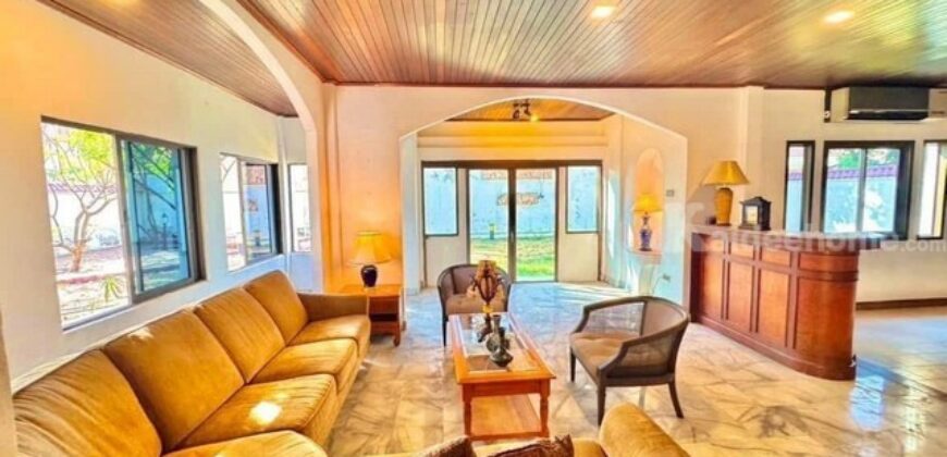 รหัสC6764 ให้เช่าบ้านเดี่ยว เนื้อที่ 150 ตารางวา หมู่บ้านมณียา ท่าอิฐ นนทบุรี มีพื้นที่สวนกว้าง