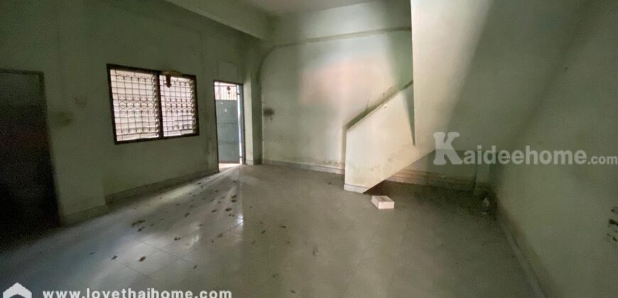 ขายอาคารติดถนนโกสุมรวมใจ ดอนเมือง เหมาะค้าขาย อาคารใหญ่ 120 ตรว. ห่างถนนใหญ่วิภาวดีรังสิตเพียง 1 กิโลเมตร อยู่ใกล้รถไฟฟ้าสายสีแดง-สถานีการเคหะ กม. 19