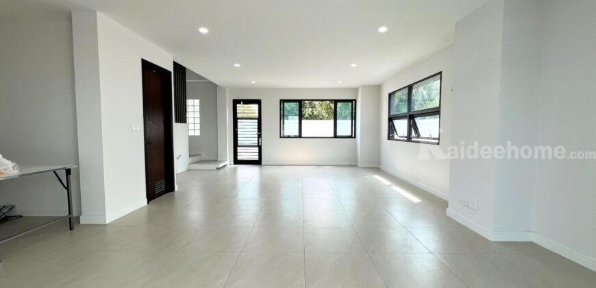 ขาย Home Office 3 ชั้น เฉลิมพระเกียรติ ร. 9 ซอย 30 แยก 32 เนื้อที่ 54.6 ตร.ว. ทำเลดี ติดถนนซอยร่วมสามัคคี ไม่มีค่าส่วนกลาง