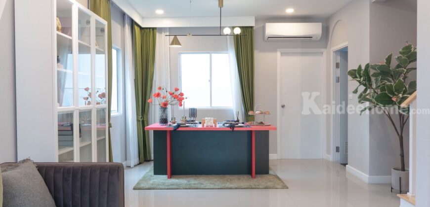 ขายทาวน์โฮม 3 ห้องนอน 2 ห้องน้ำ 2 โรงจอดรถ 110 ตร.ม 20.40 ตร.ว ราคา 2.25 ล้าน ติดห้างสรรพสินค้า Big C กรุงเทพ-ปทุมธานี