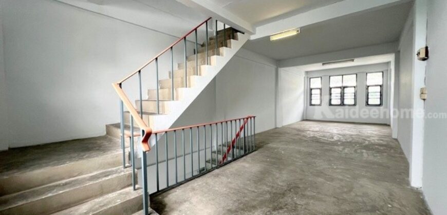 ขาย อาคารพาณิชย์ ศรีนครินทร์ 3.5 ชั้น 26 ตร.ว. ถนนศรีนครินทร์ ซอยเทศบาลบางเมือง รีโนเวทใหม่