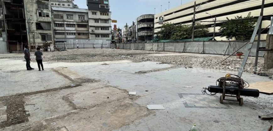 ให้เช่าที่ดินระยะยาว ขนาด 355 ตารางวา หน้าที่ดินยาวติดถนนไกรสีห์ 60 เมตร ซึ่งเป็นถนนคู่ขนานกับถนนข้าวสาร และเป็นหนึ่งใน 4 เส้นทางท่องเที่ยวสำคัญ ย่านถนนข้าวสาร บางลำพู โทร 0891072111