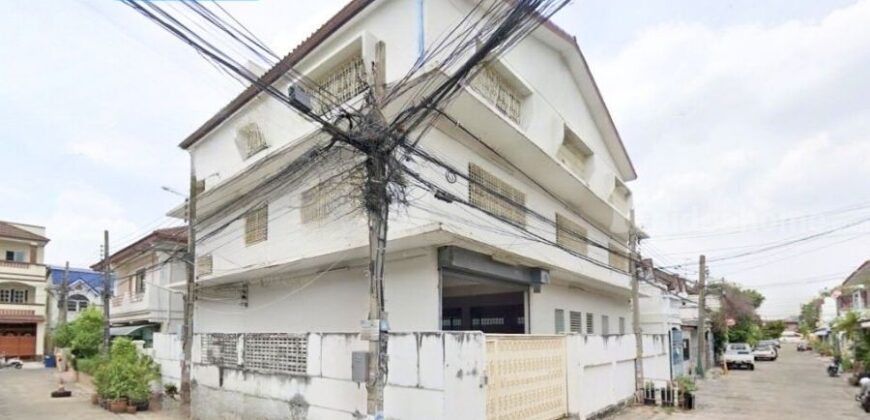 สำนักงาน 3 ชั้น สินชัยเคหะ3 จรัญสนิทวงศ์ 35 (พื้นที่ใช้สอย 560 ตร.ม.) บางกอกน้อย ใกล้ MRT สถานีไฟฉาย และ บางขุนนท์ ทำเลดีเดินทางสะดวก