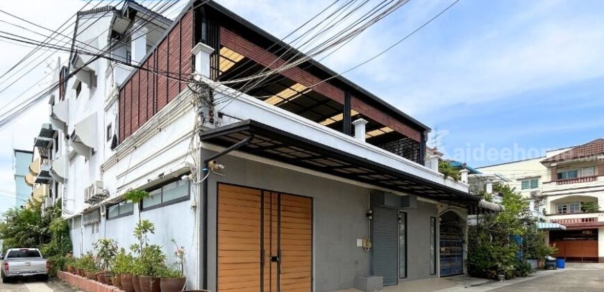 โฮมออฟฟิศ 3.5 ชั้น (70 ตร.ว.) หมู่บ้านสินชัยเคหะ3 จรัญสนิทวงศ์35 บางกอกน้อย ต่อเติมเต็มพื้นที่ เดินทางสะดวก