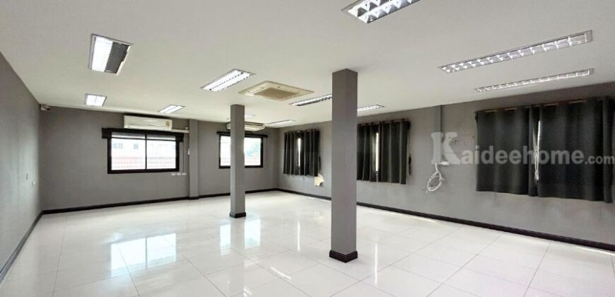 โฮมออฟฟิศ 3.5 ชั้น (70 ตร.ว.) หมู่บ้านสินชัยเคหะ3 จรัญสนิทวงศ์35 บางกอกน้อย ต่อเติมเต็มพื้นที่ เดินทางสะดวก