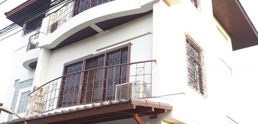 ขายบ้านเดี่ยวสุขุมวิท 101/1 วชิรธรรมสาธิต 14 บ้านเดี่ยว 3 ชั้น บ้านสวยพร้อมอยู่ ใกล้ BTS ปุณณวิถี อุดมสุข 700 ม. ถึงถนนสุขุมวิทใหญ่ ห้างทรู Digital Park ทำเลดีมาก ไปบางนา ศรีนครินทร์สะดวก 0879074045