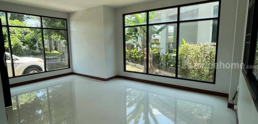 ขายบ้านปากช่อง ในตัวเมืองปากช่อง บ้านสวยพร้อมอยู่ ที่ดินติดน้ำเลคโครงการ 157 ตร.ว ใกล้ถนนมิตรภาพ ธนะรัชต์ ใกล้โรงพยาบาล อำเภอ ตลาดร้านค้า โครงการสงบ ปลอดภัย เพื่อนบ้านดี มี รปภ ดูแล 087-907404