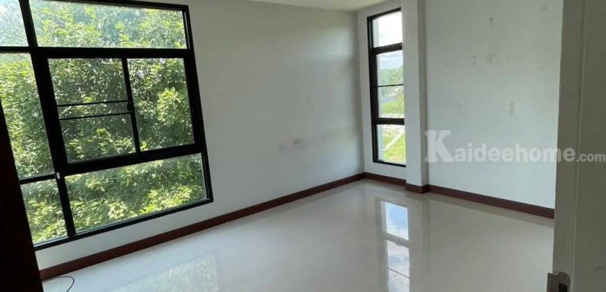 ขายบ้านปากช่อง ในตัวเมืองปากช่อง บ้านสวยพร้อมอยู่ ที่ดินติดน้ำเลคโครงการ 157 ตร.ว ใกล้ถนนมิตรภาพ ธนะรัชต์ ใกล้โรงพยาบาล อำเภอ ตลาดร้านค้า โครงการสงบ ปลอดภัย เพื่อนบ้านดี มี รปภ ดูแล 087-907404