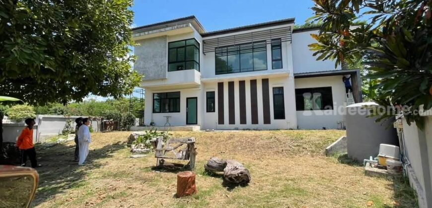 ขายบ้านปากช่อง ในตัวเมืองปากช่อง บ้านสวยพร้อมอยู่ ที่ดินติดน้ำเลคโครงการ 157 ตร.ว ใกล้ถนนมิตรภาพ ธนะรัชต์ ใกล้โรงพยาบาล อำเภอ ตลาดร้านค้า โครงการสงบ ปลอดภัย เพื่อนบ้านดี มี รปภ ดูแล 087-907404