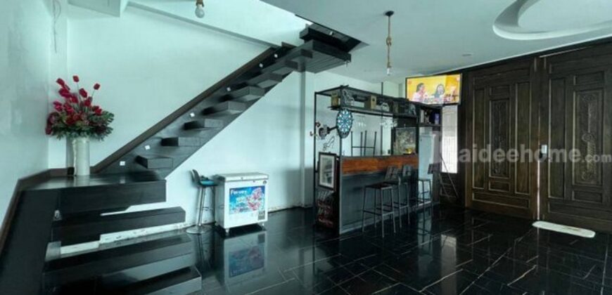 รหัสC6780 ขายบ้านเดี่ยว 3ชั้น มีสระว่ายน้ำส่วนตัว ถนนลาดพร้าว-วังหิน เดินทางสะดวกเชื่อมต่อหลายเส้นทาง