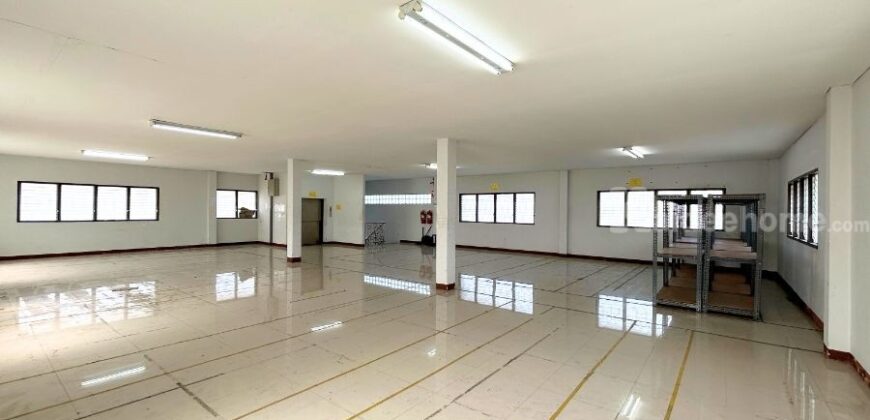 สำนักงาน 3 ชั้น สินชัยเคหะ3 จรัญสนิทวงศ์ 35 (พื้นที่ใช้สอย 560 ตร.ม.) บางกอกน้อย ใกล้ MRT สถานีไฟฉาย และ บางขุนนท์ ทำเลดีเดินทางสะดวก