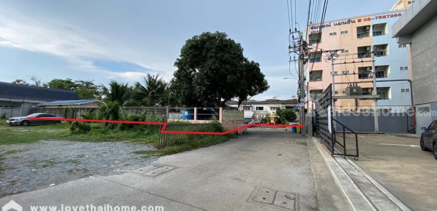 ขายอพาร์ตเม้นท์ ซอยแบริ่ง43 (สมบูรณ์ แมนชั่น) 459 ตรว. ใกล้รถไฟฟ้าสายสีเหลือง-สถานีแบริ่งเพียง 400 เมตรเท่านั้น ผู้เช่าเต็มเหมาะลงทุน